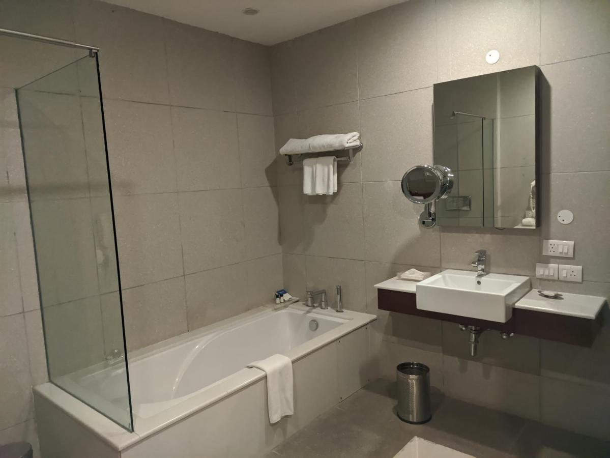 होटल Fortune Select Global, Gurugram - Member Itc Hotels' Group 4*